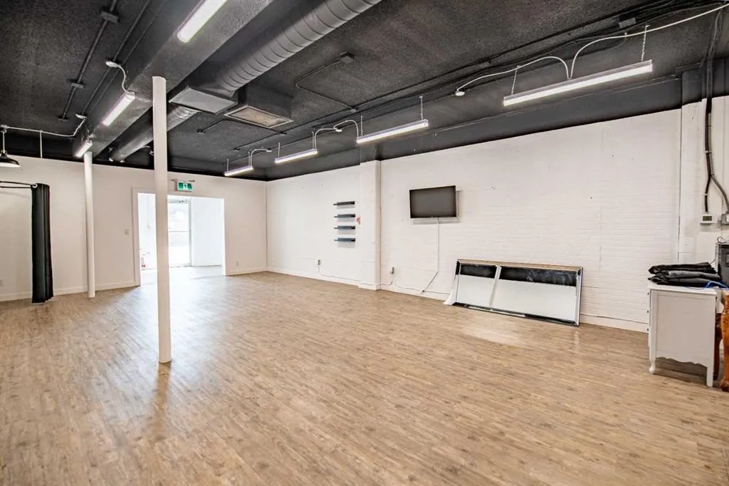 5016 50 Street #1