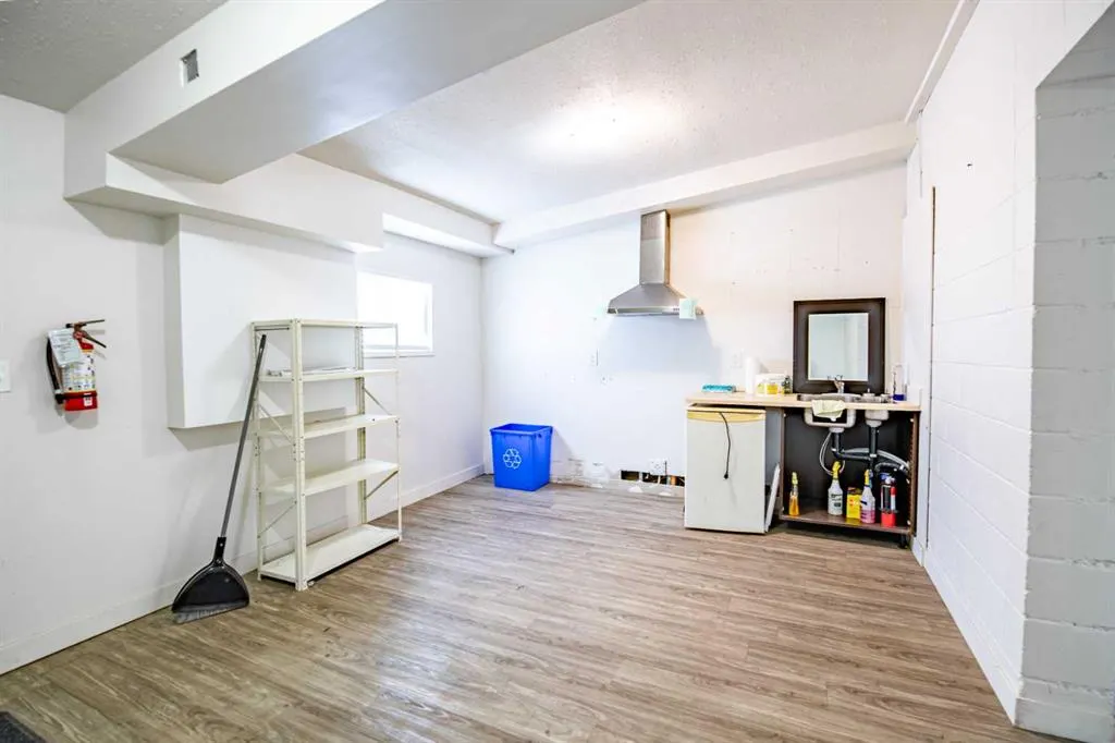 5016 50 Street #1