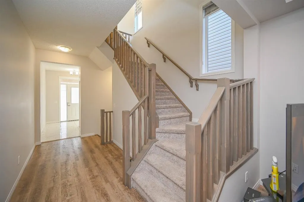 64 Cityside Common NE