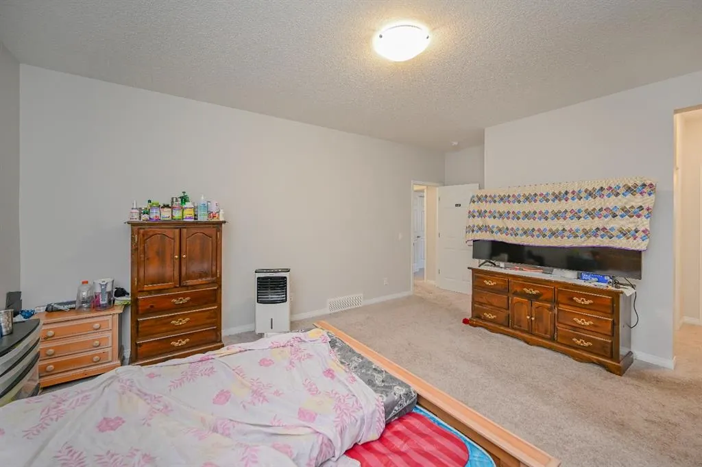 64 Cityside Common NE