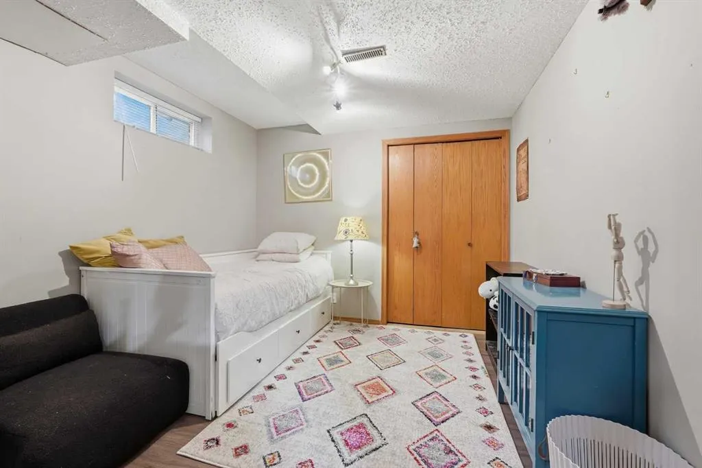 37 Sunrise Crescent
