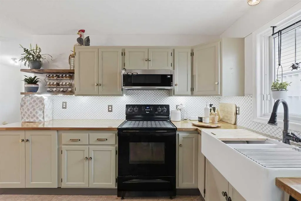 37 Sunrise Crescent