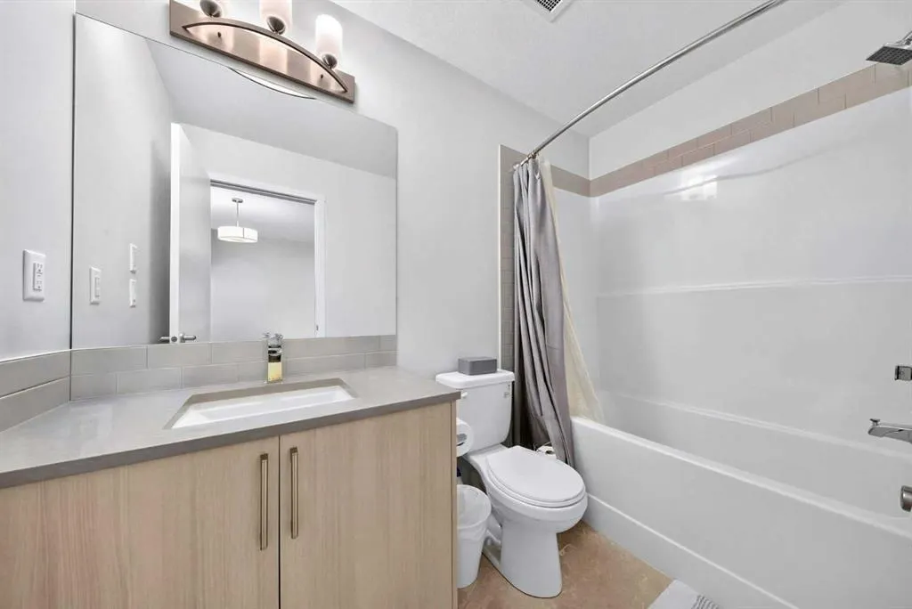 220 Seton Grove SE #1211
