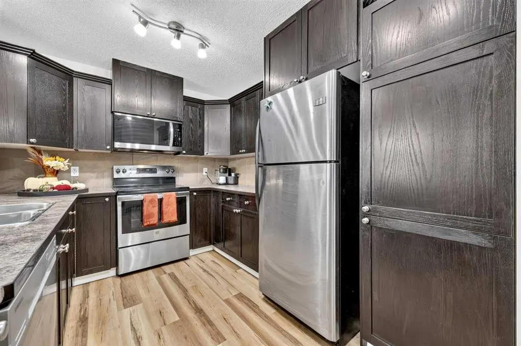 74 Heritage Landing