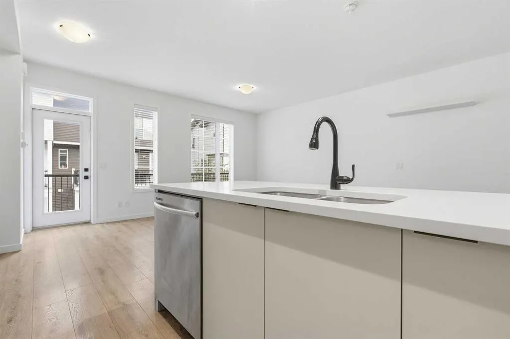 174 Walgrove Common SE