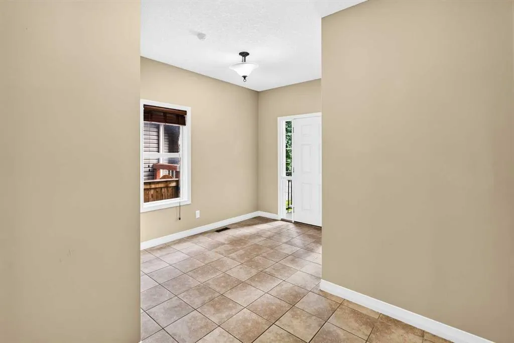 370 Silverado Way SW