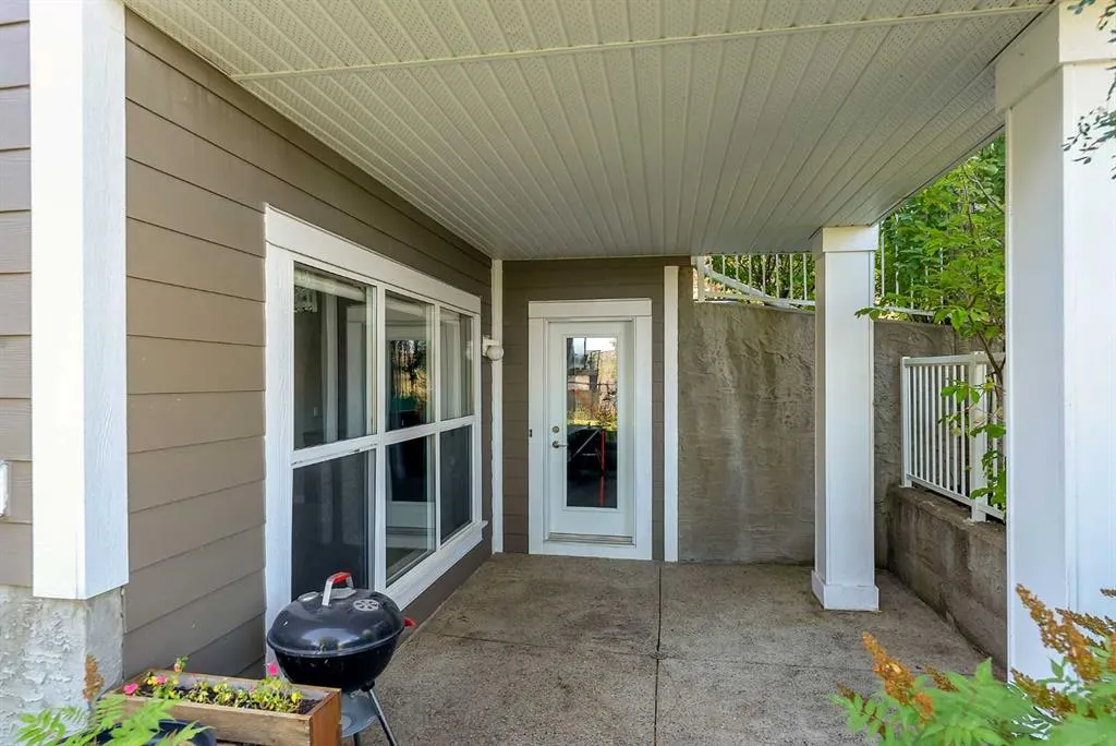 128 Ridge View Close