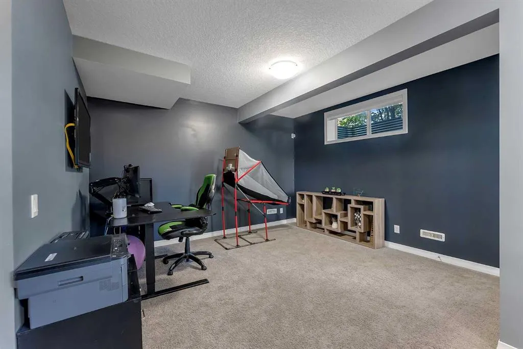 128 Ridge View Close