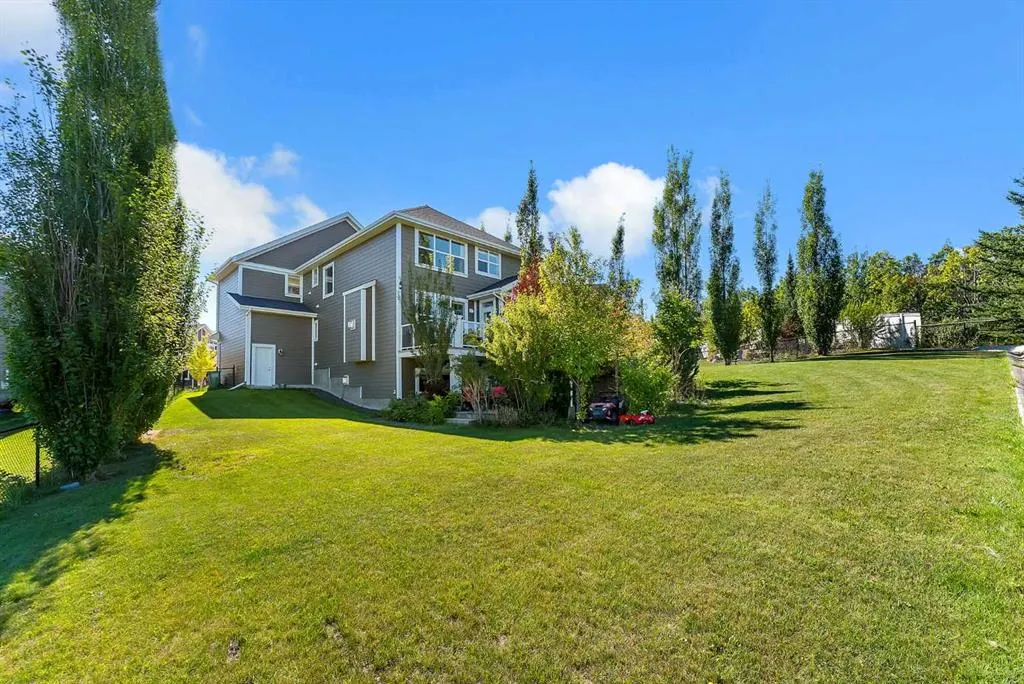 128 Ridge View Close