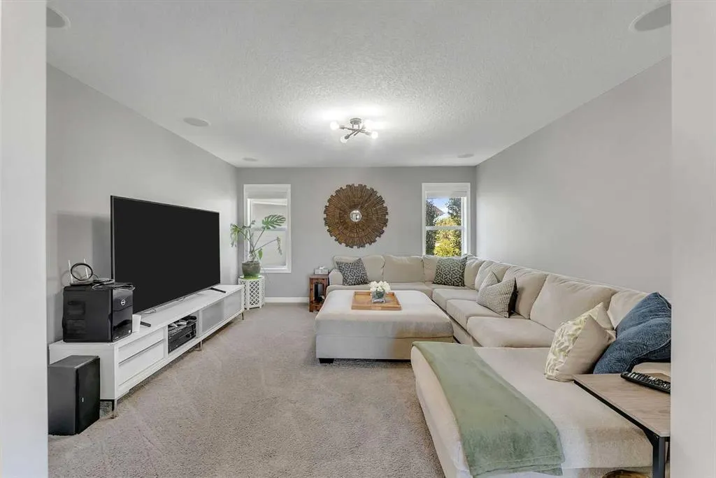 128 Ridge View Close