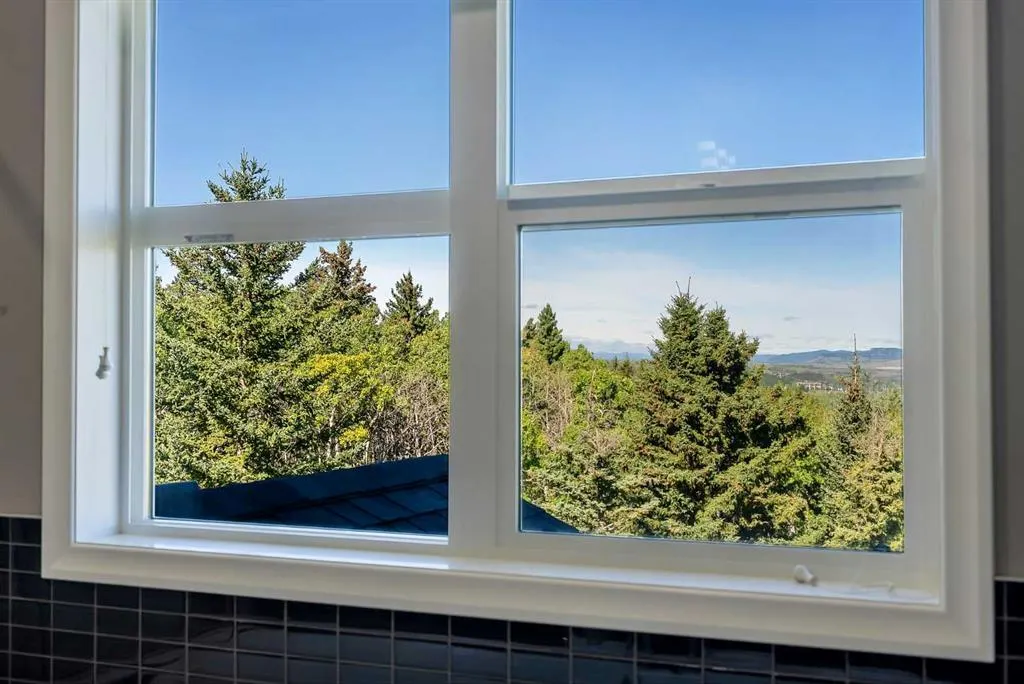 128 Ridge View Close