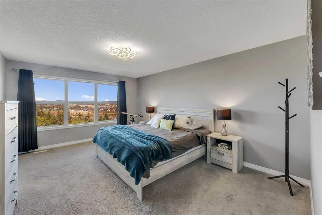 128 Ridge View Close