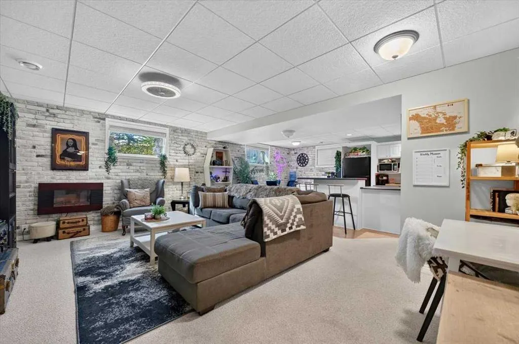 270055 Township Road 234A