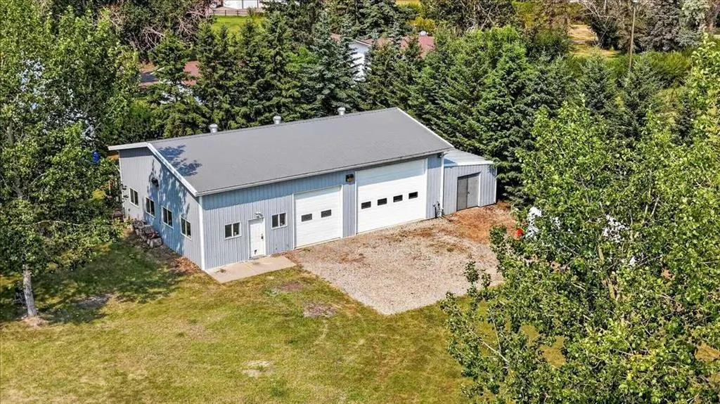 270055 Township Road 234A