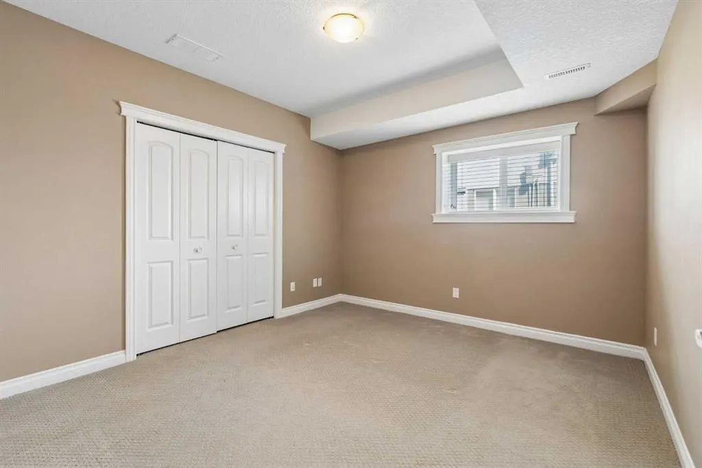 14 Taralake Cape NE