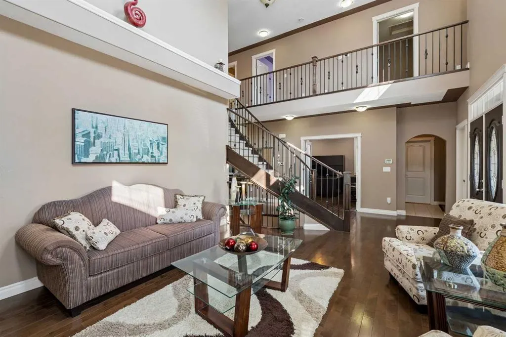 14 Taralake Cape NE
