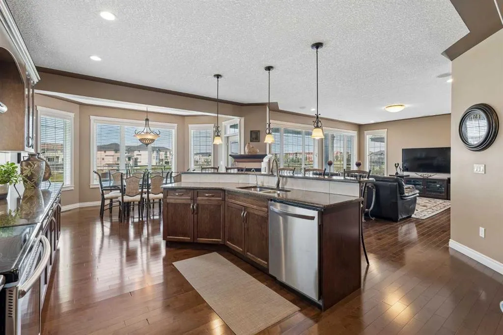 14 Taralake Cape NE