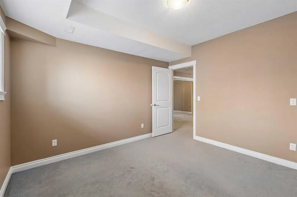 14 Taralake Cape NE
