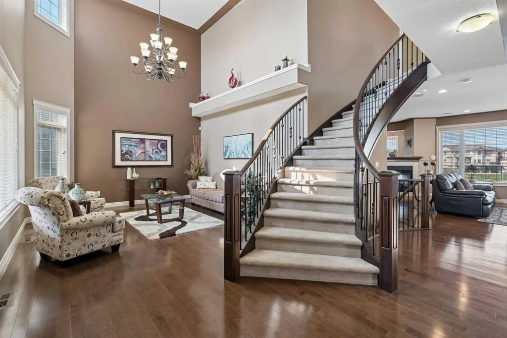 14 Taralake Cape NE