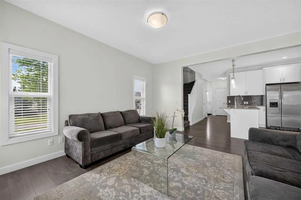 125 Redstone Common NE