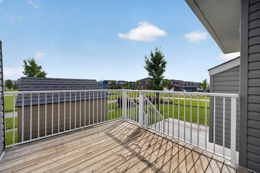 125 Redstone Common NE