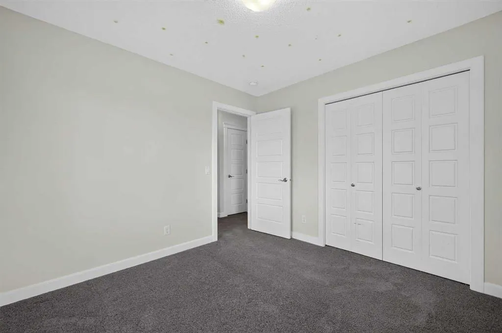 125 Redstone Common NE
