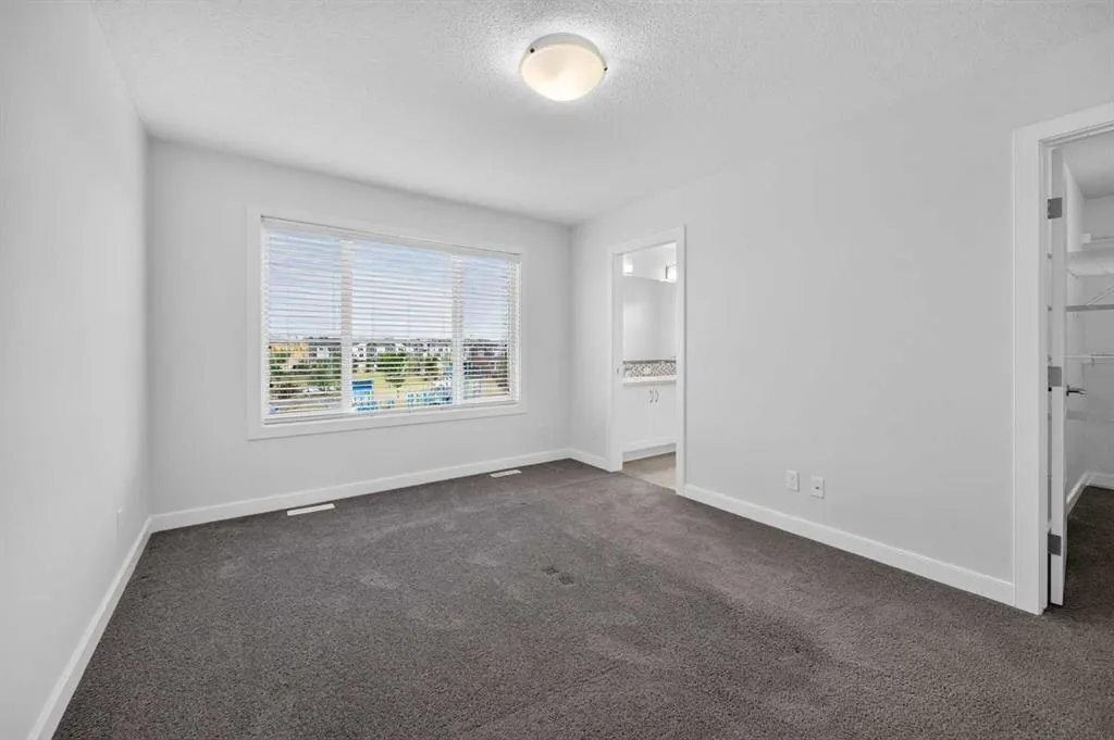 125 Redstone Common NE