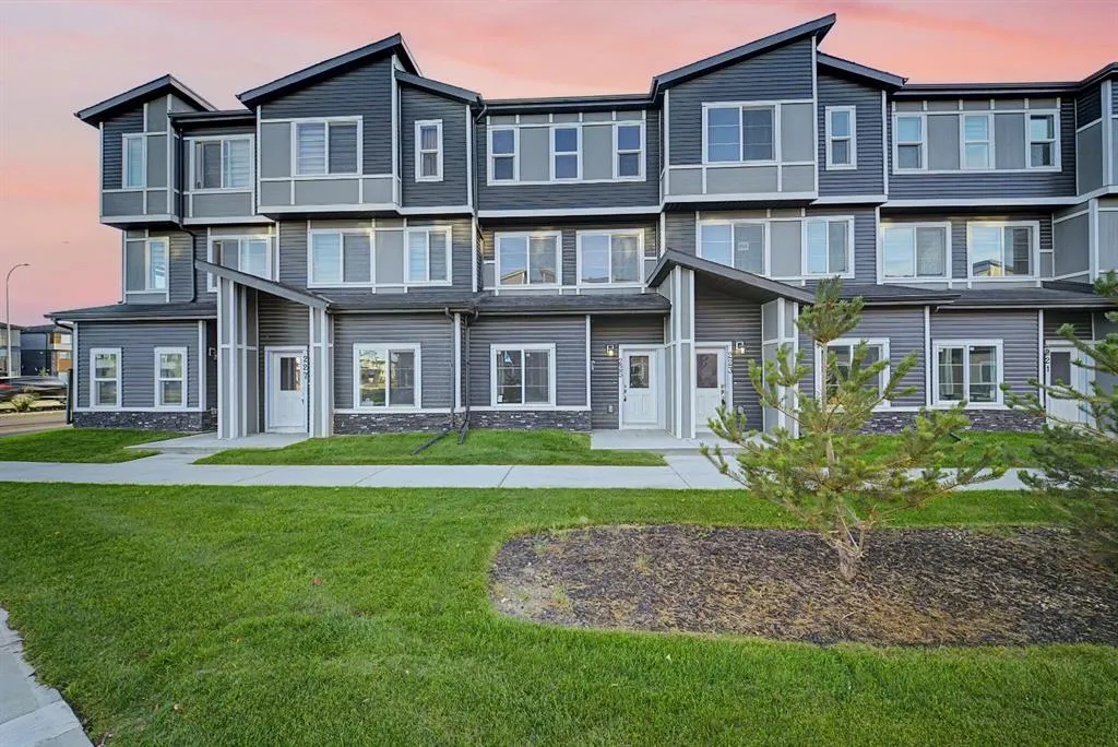 75 Cornerstone Row NE #225