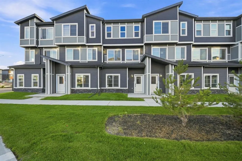 75 Cornerstone Row NE #225
