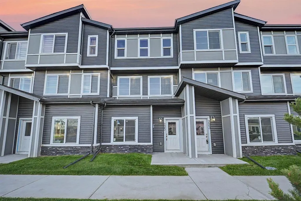 75 Cornerstone Row NE #225