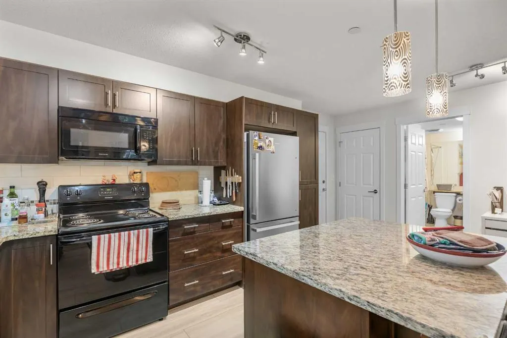 279 Copperpond Common SE #5209