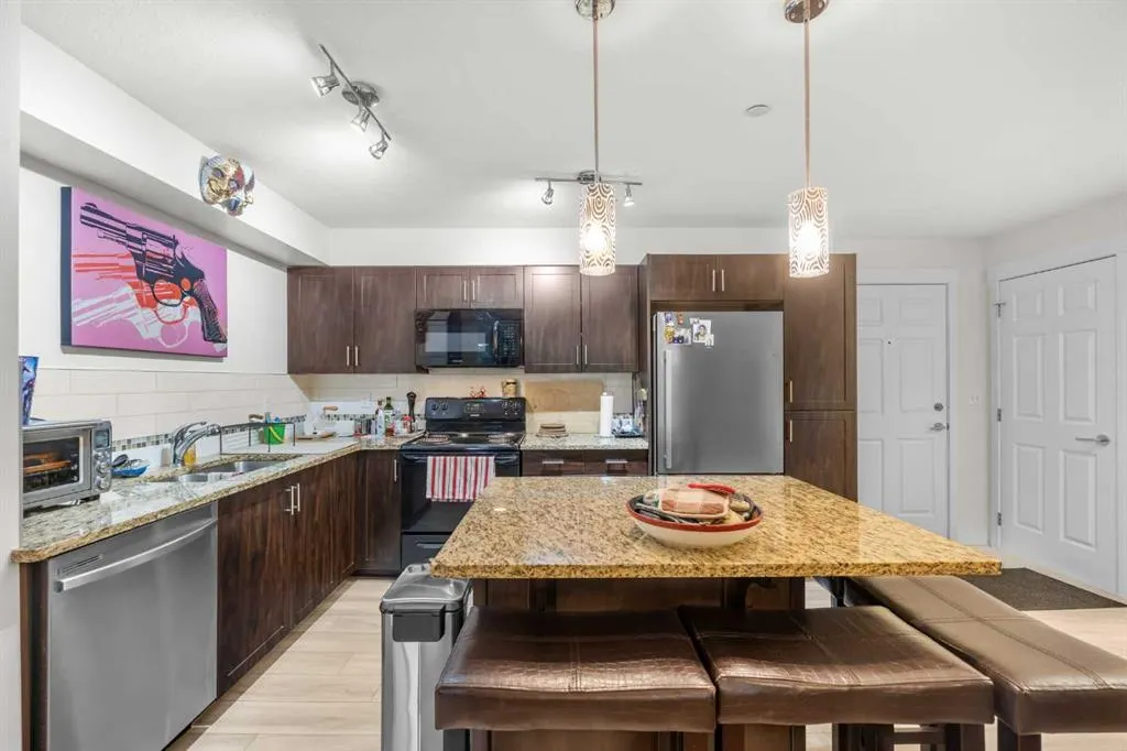279 Copperpond Common SE #5209
