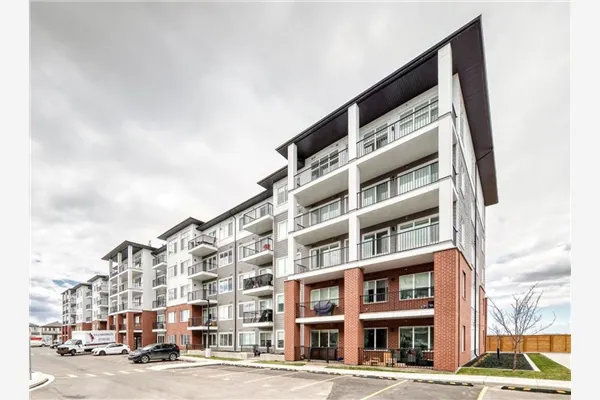 44 Skyview Parkway NE