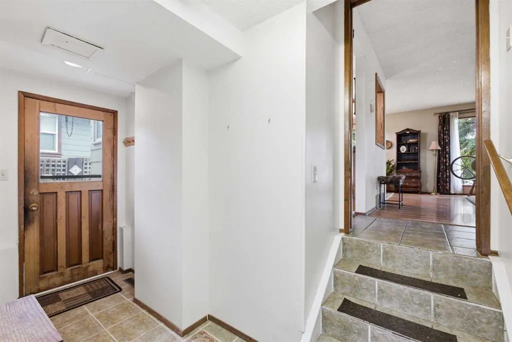 7 Glenport Road E