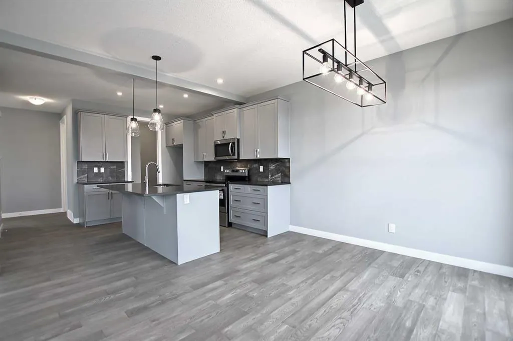 63 Agate Road