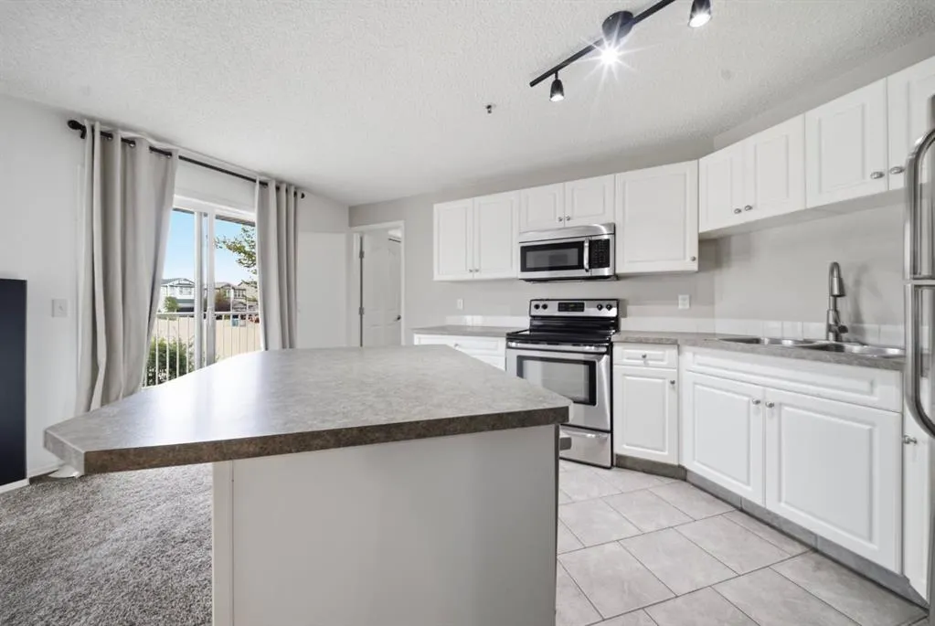 3208 Valleyview Park SE #208