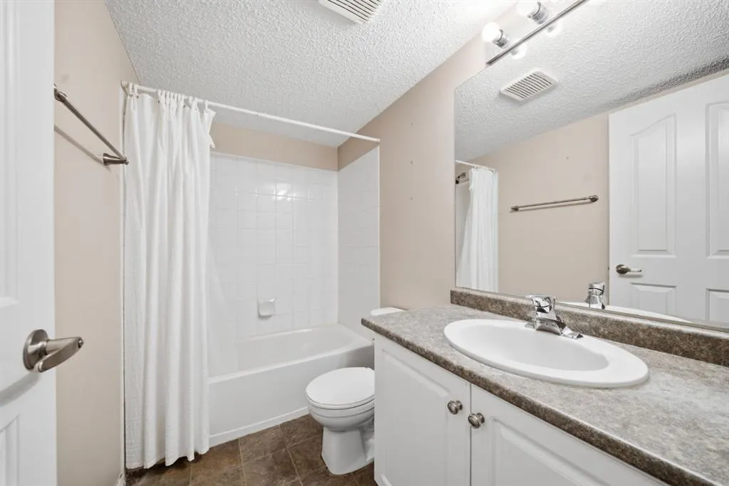 3208 Valleyview Park SE #208