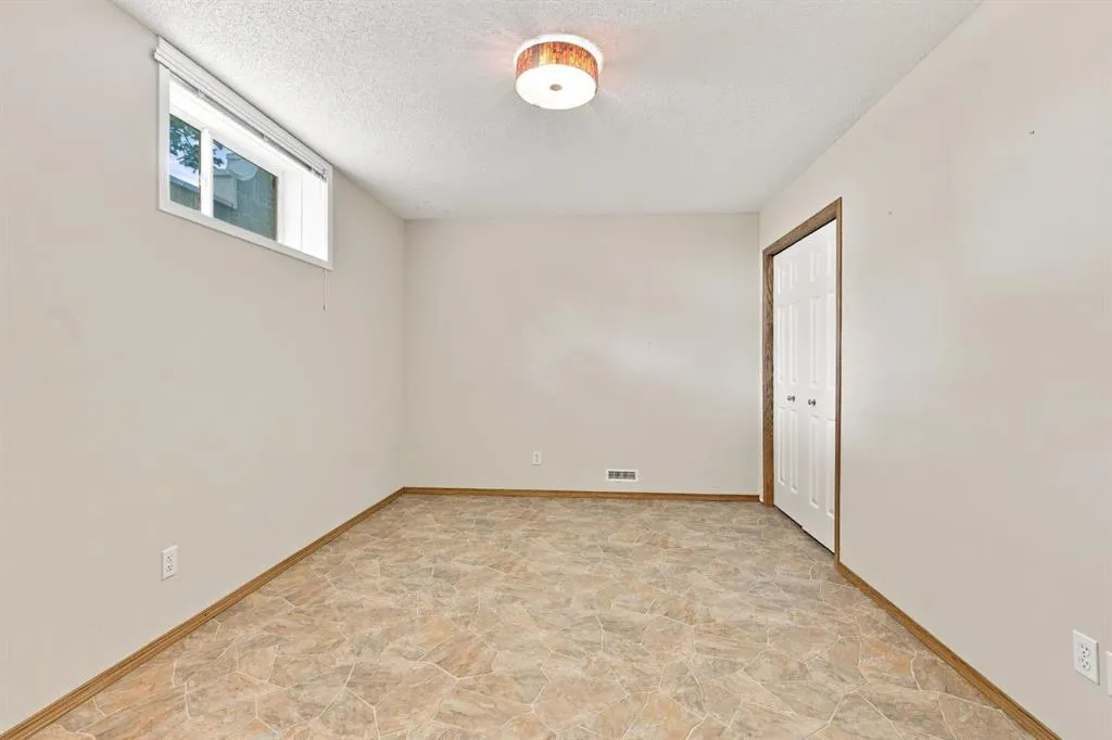 4 Douglasview Park SE