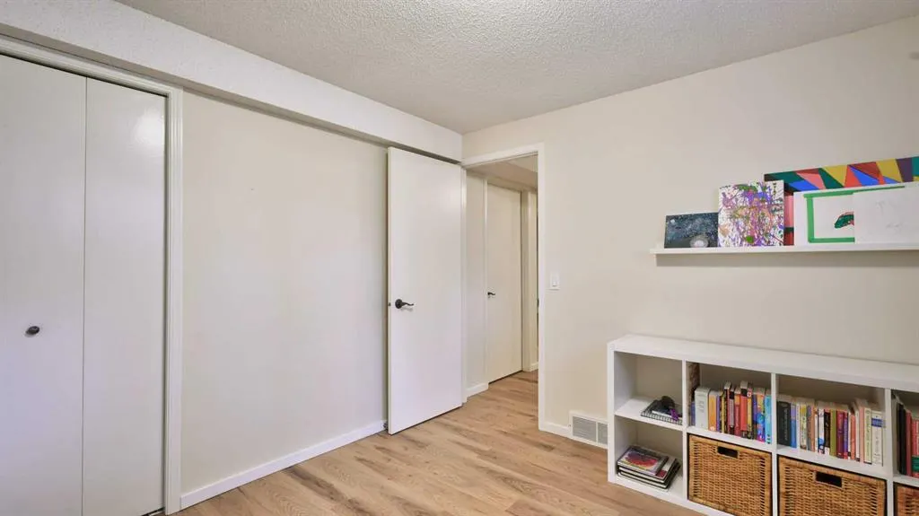 40 Vandoos Villas NW