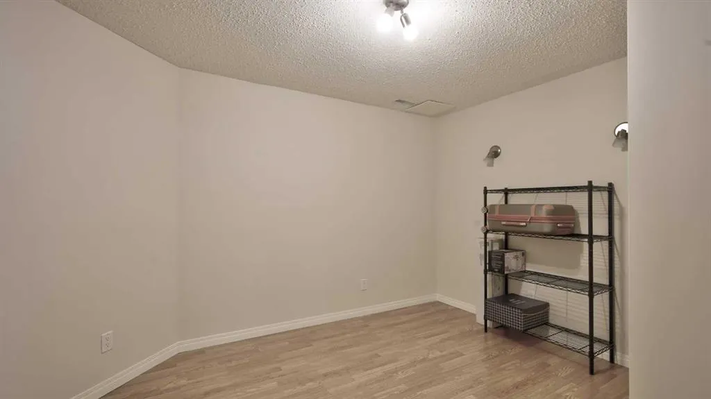40 Vandoos Villas NW