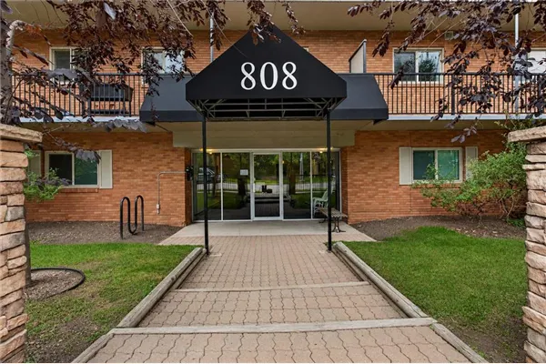 808 Royal Avenue SW