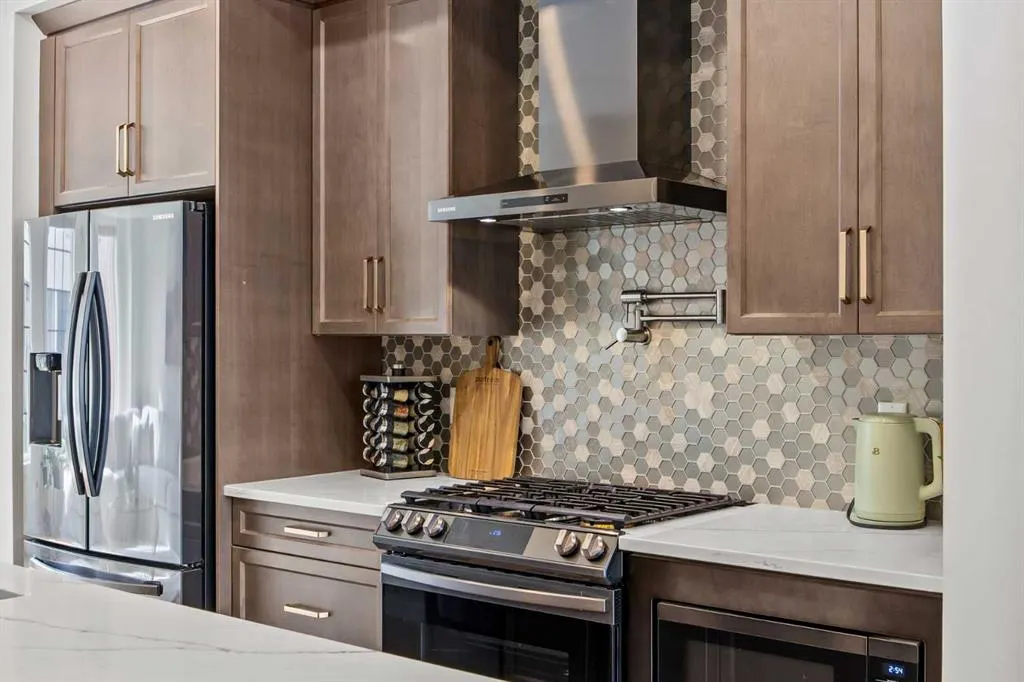81 Greenbriar Place NW #206