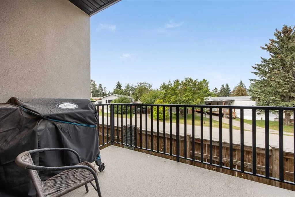 81 Greenbriar Place NW #206