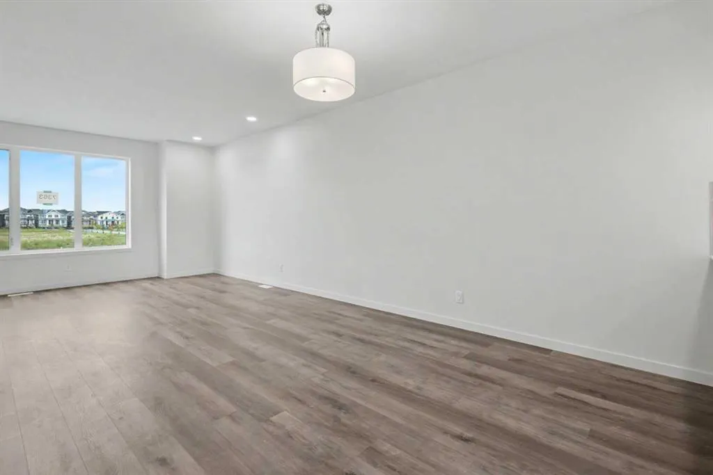 51 Mercado Lane SE
