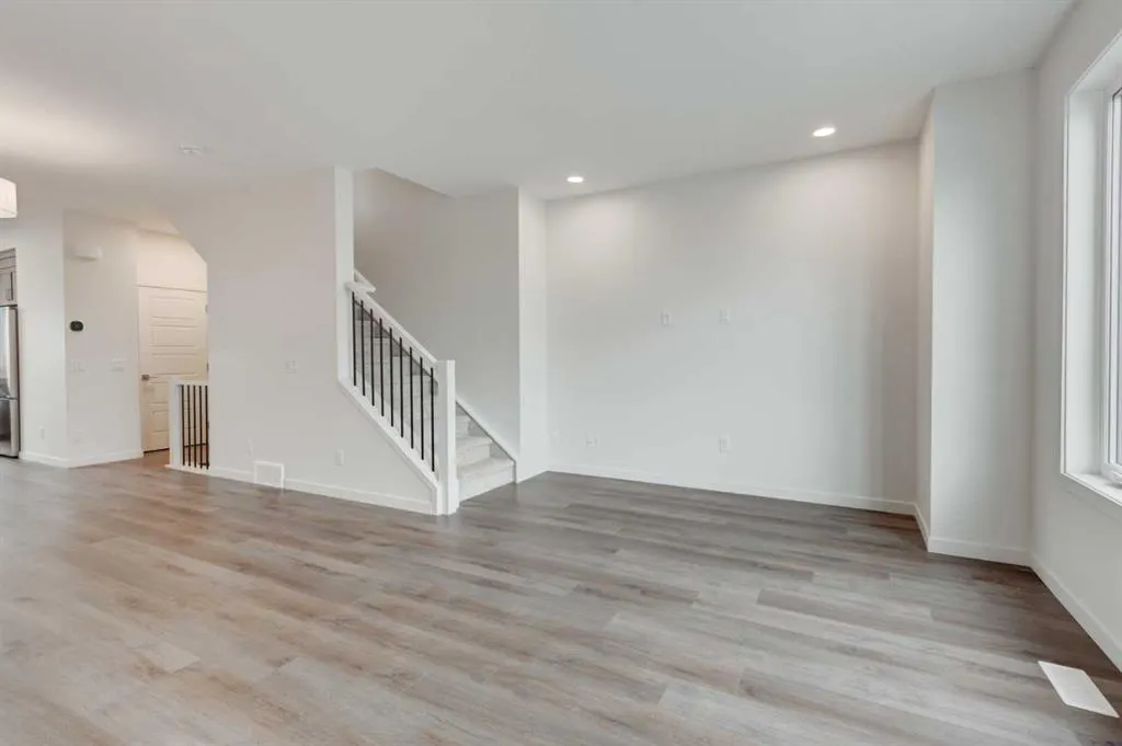 51 Mercado Lane SE