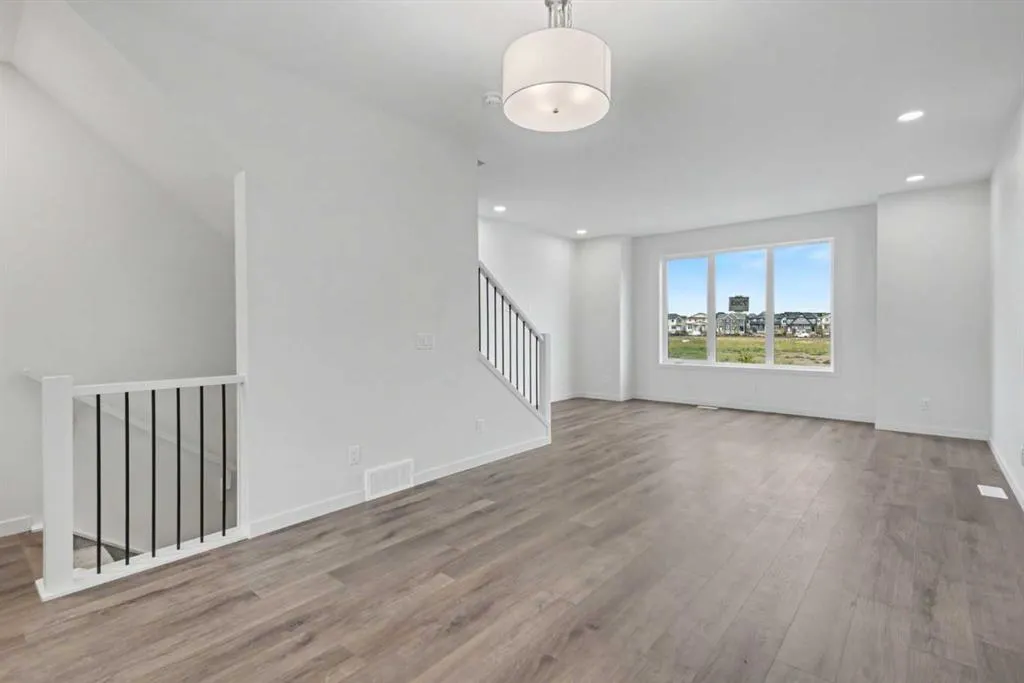 51 Mercado Lane SE