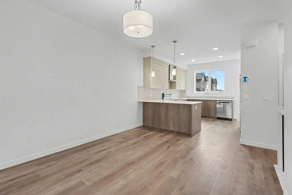 51 Mercado Lane SE