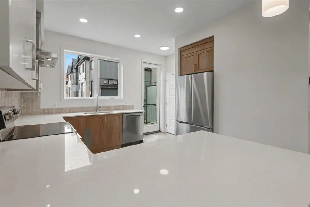 51 Mercado Lane SE