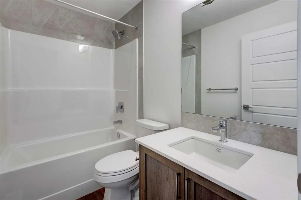51 Mercado Lane SE