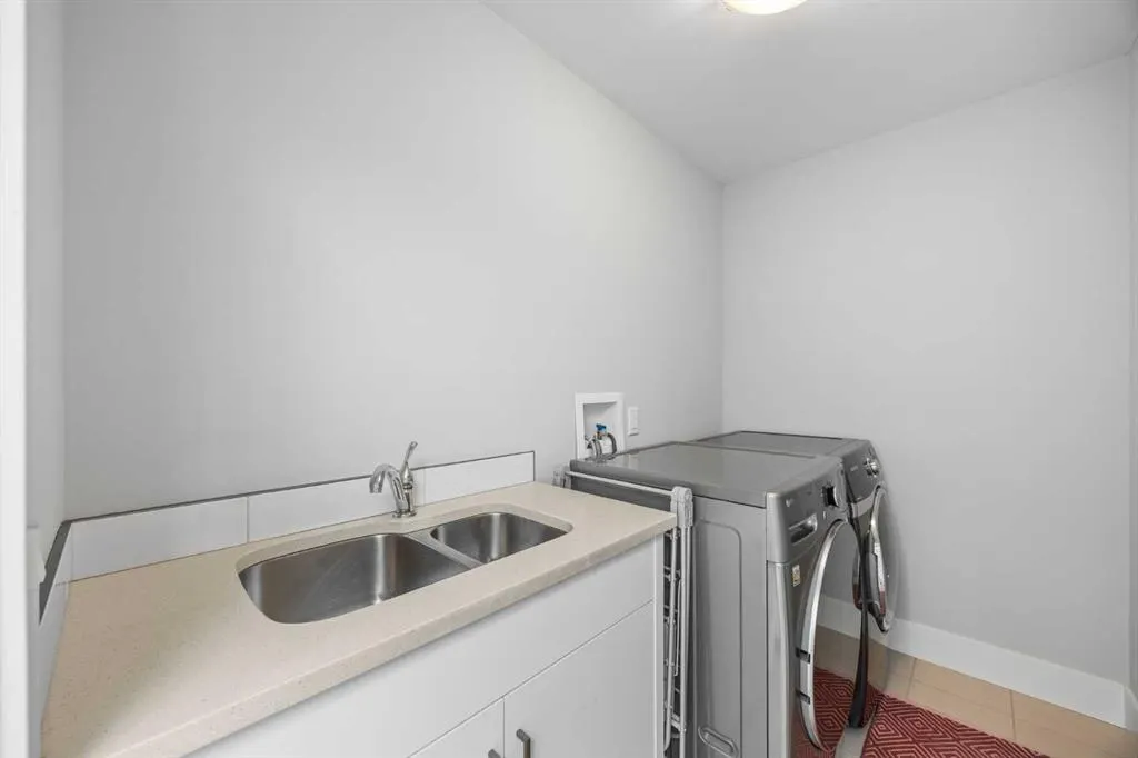 2808 26 Street SW